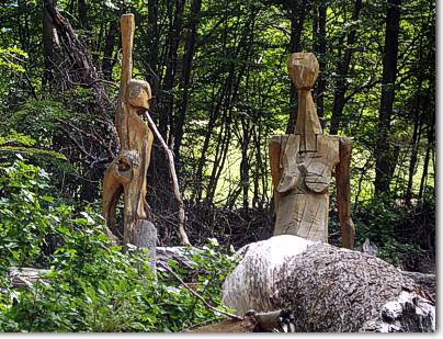 Esculturas de El Bosque Tallado en El Bolson